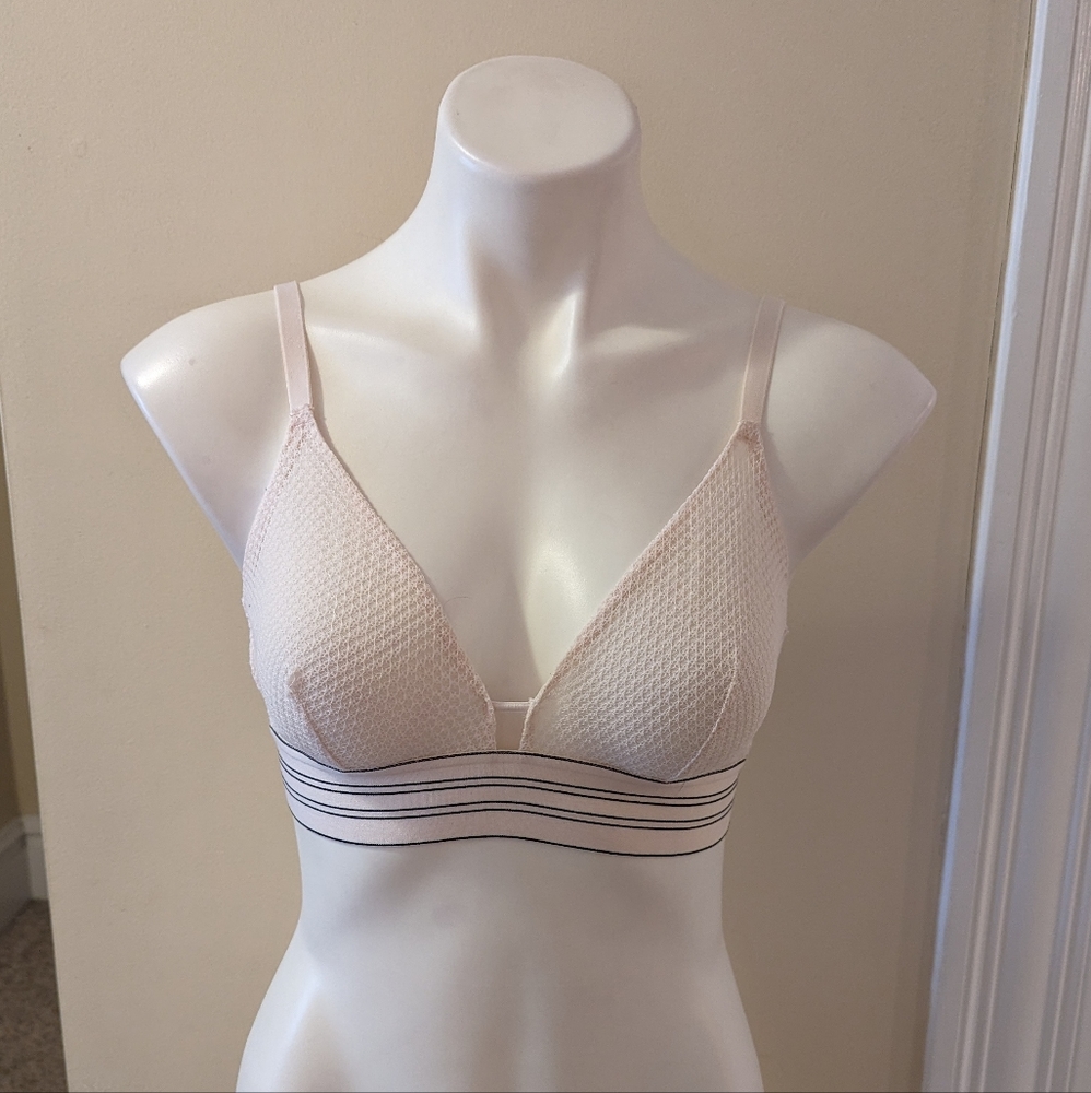 Lively cream color Geo lace bralette size L